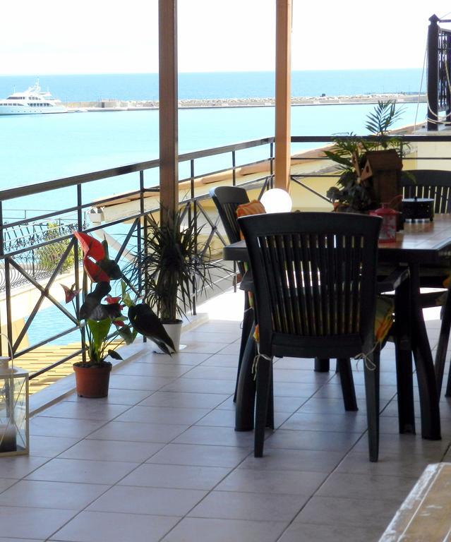 Port View Apartment Zakynthos Town Luaran gambar