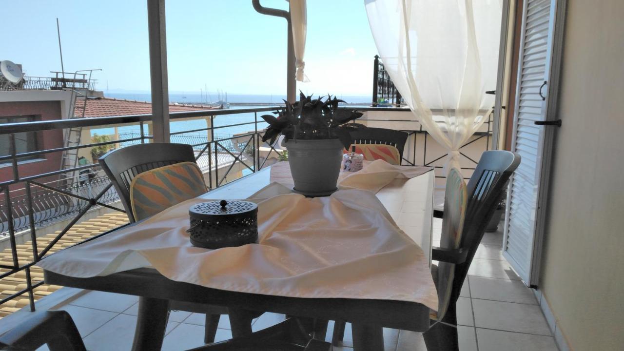 Port View Apartment Zakynthos Town Luaran gambar